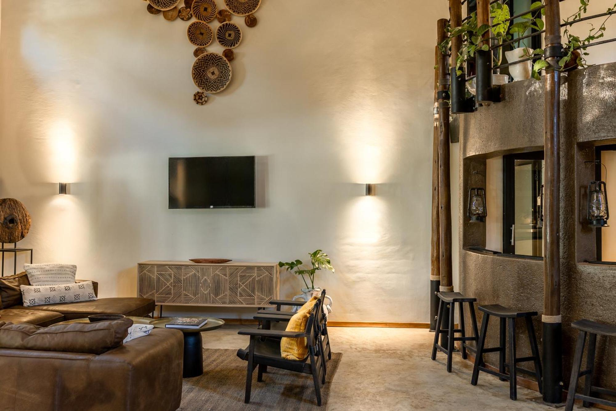 Chobe House Villa And Chalets Kasane Exterior photo