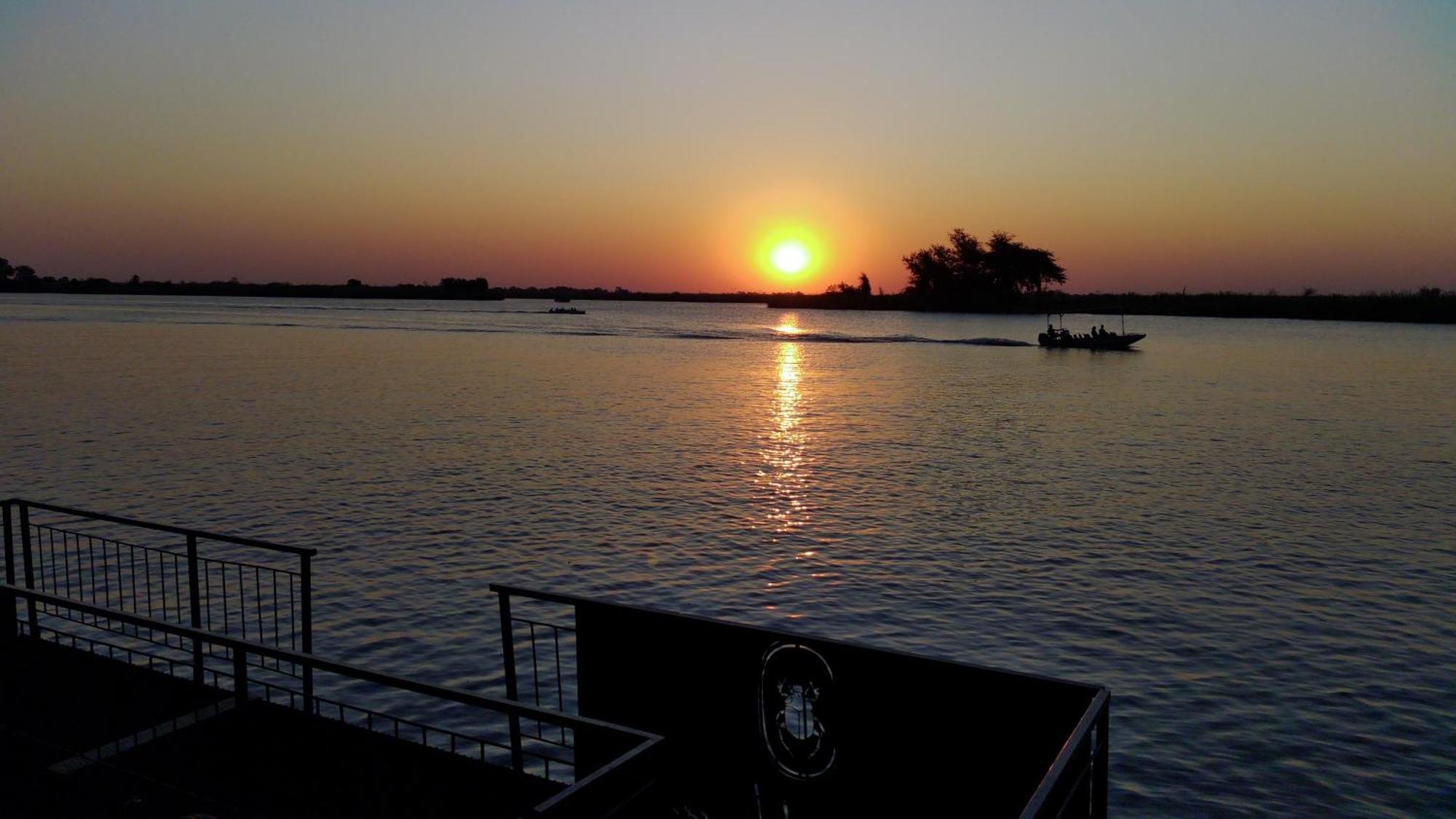 Chobe House Villa And Chalets Kasane Exterior photo