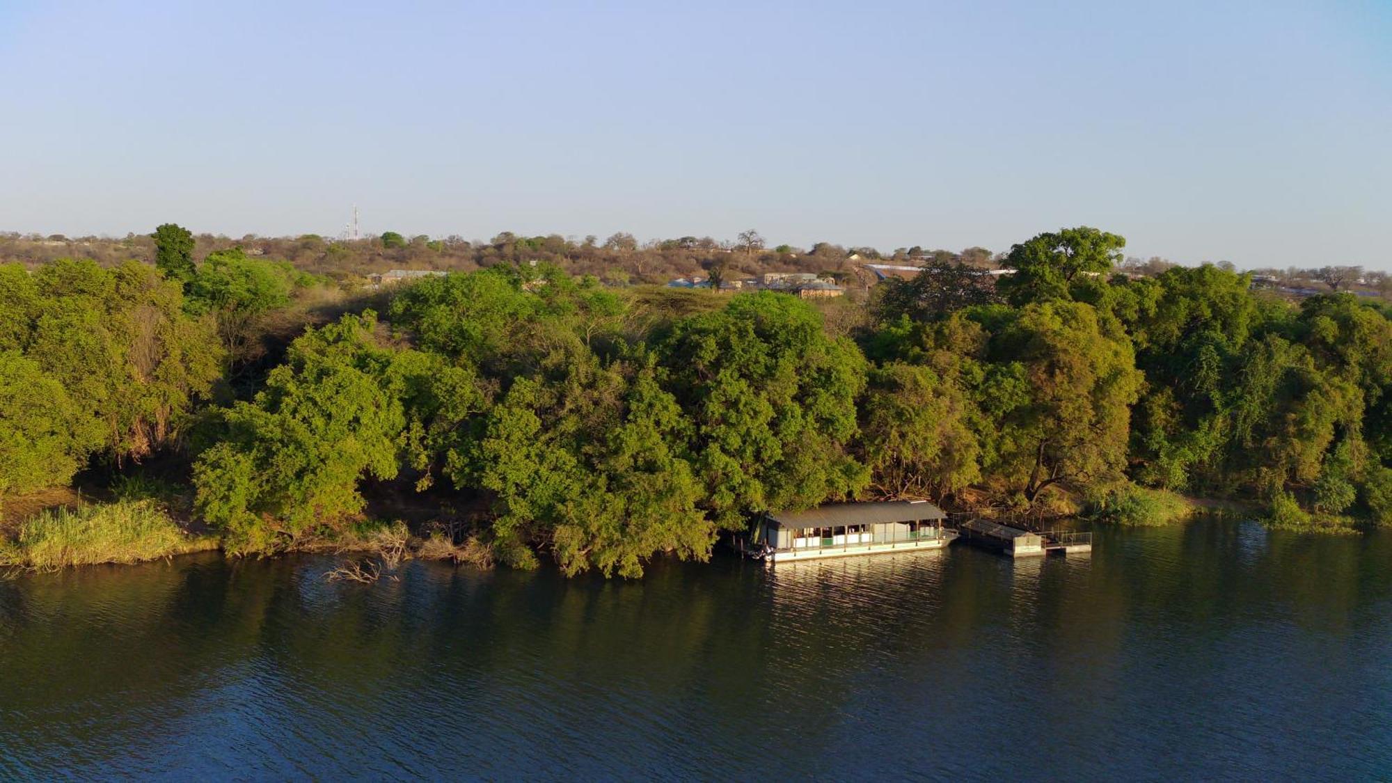Chobe House Villa And Chalets Kasane Exterior photo