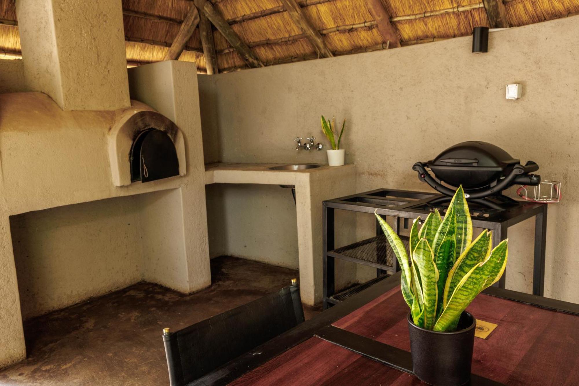 Chobe House Villa And Chalets Kasane Exterior photo