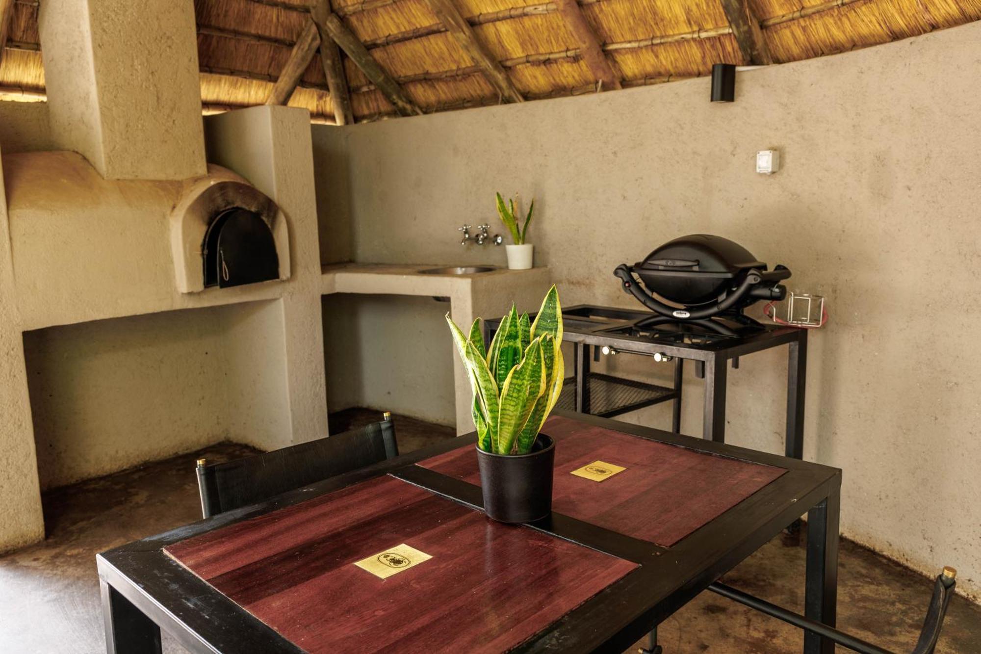 Chobe House Villa And Chalets Kasane Exterior photo