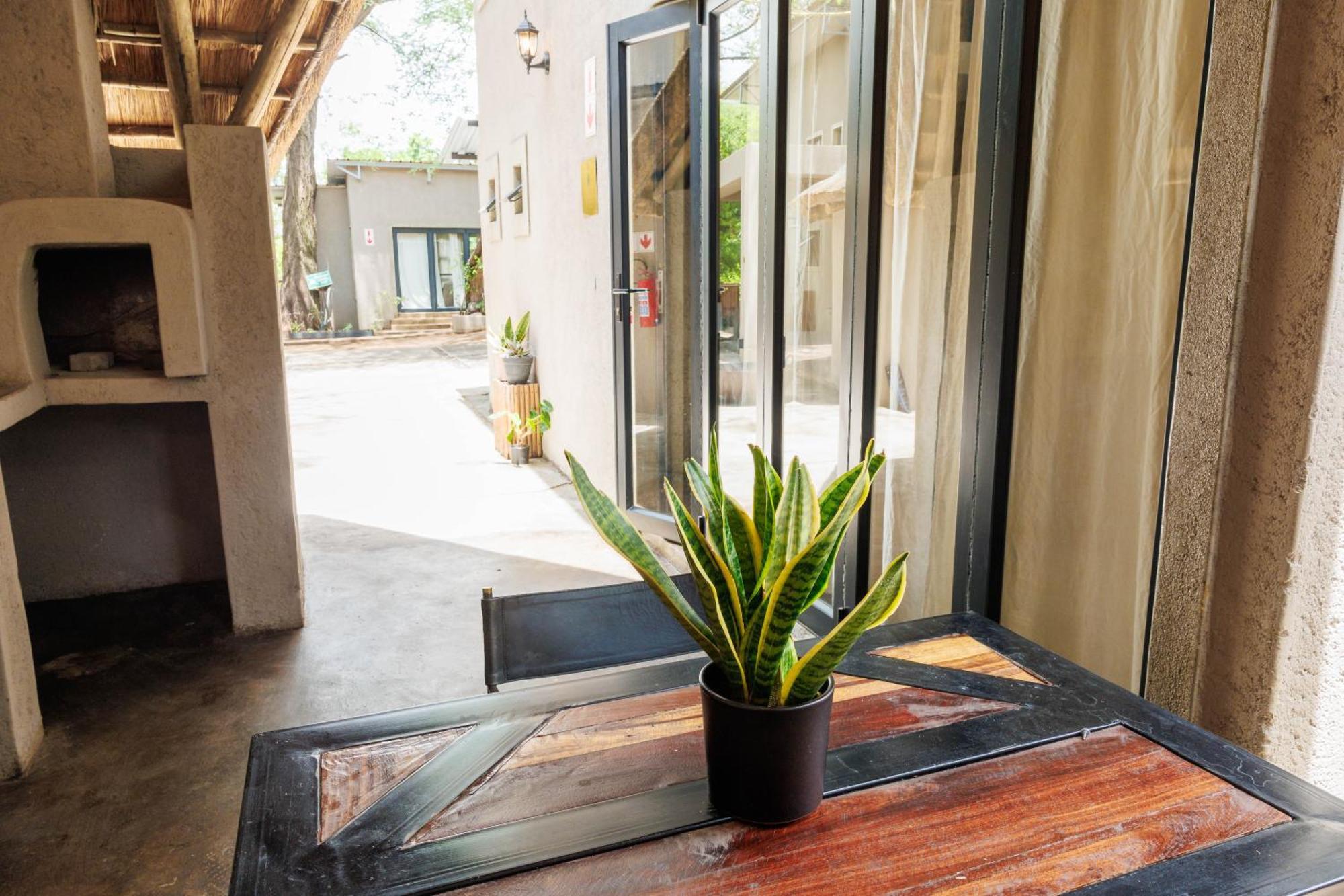 Chobe House Villa And Chalets Kasane Exterior photo