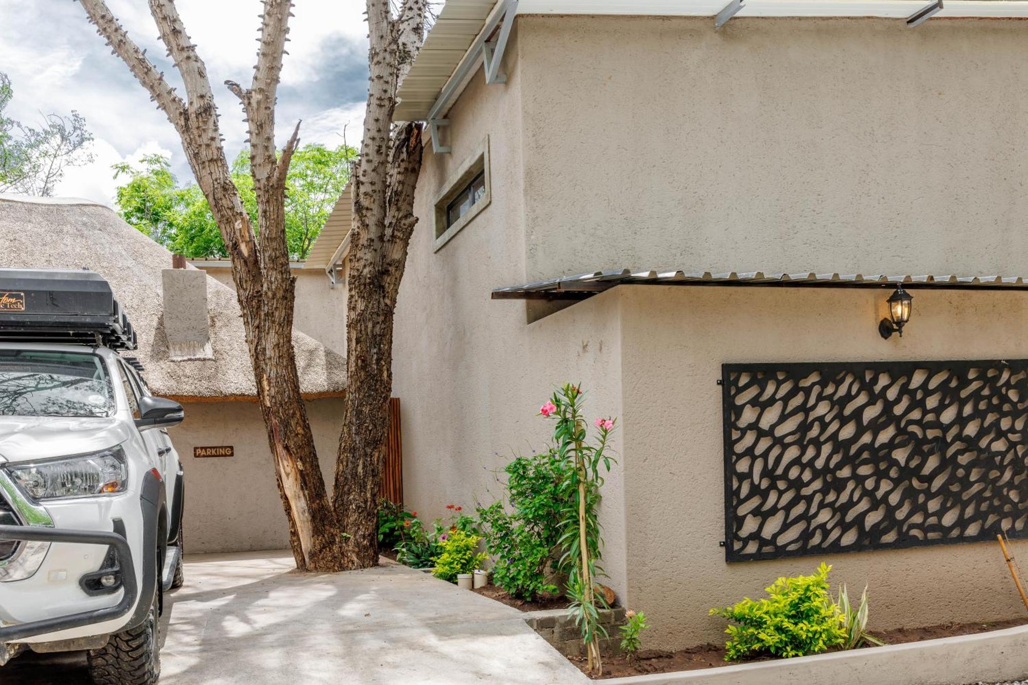 Chobe House Villa And Chalets Kasane Exterior photo