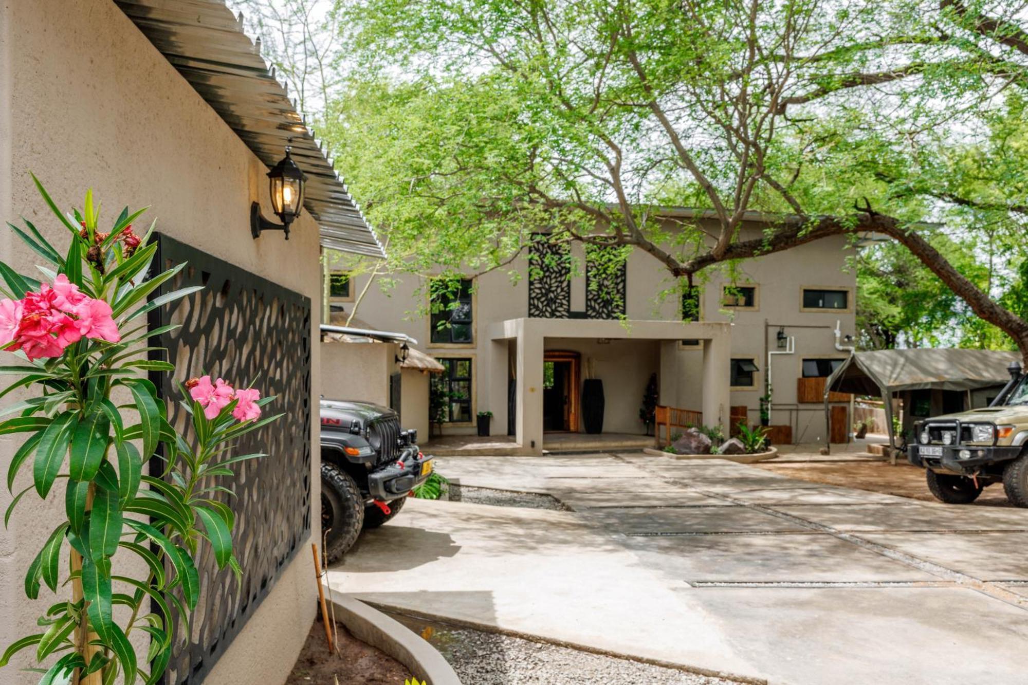 Chobe House Villa And Chalets Kasane Exterior photo