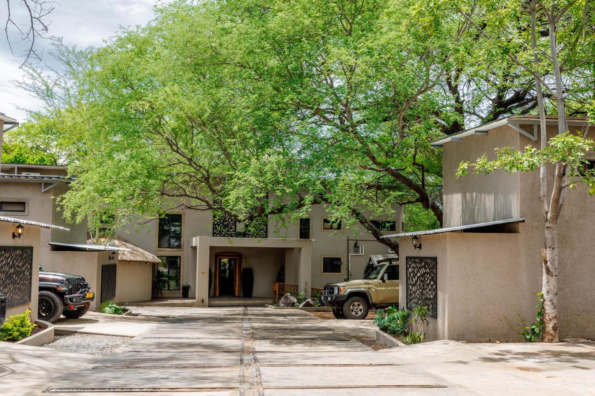 Chobe House Villa And Chalets Kasane Exterior photo